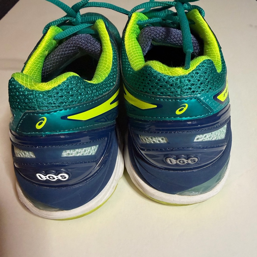 Women’s Asics Running Shoes Size 8.5 - Picture 3 of 6
